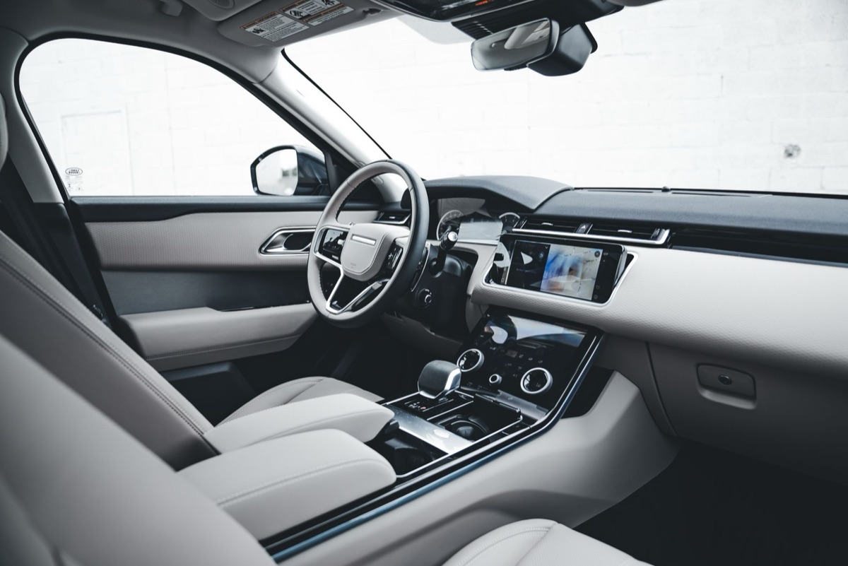 Intérieur de voiture désinfecté