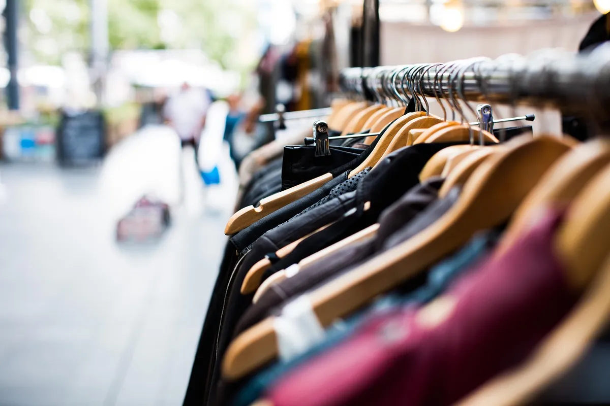 hangers, clothing, shopping, market, jacket, rack, shirt, shop, wear, clothing shop, clothing store, clothing, clothing, clothing, clothing, shopping, shopping,